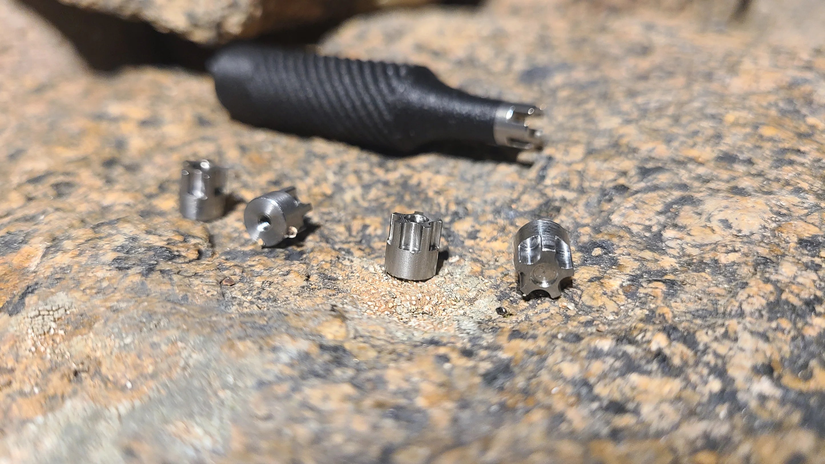 3Flow9 RC Flow Hub Caps M2 - fits Axial SCX24 - fits FCX24m